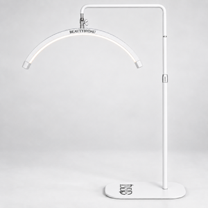 Hvid Premium Moonlight-lampe fra BeautyByDau – helbillede forfra