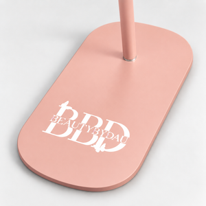 Pink Premium Moonlight-lampe fra BeautyByDau – fod med BBD-logo