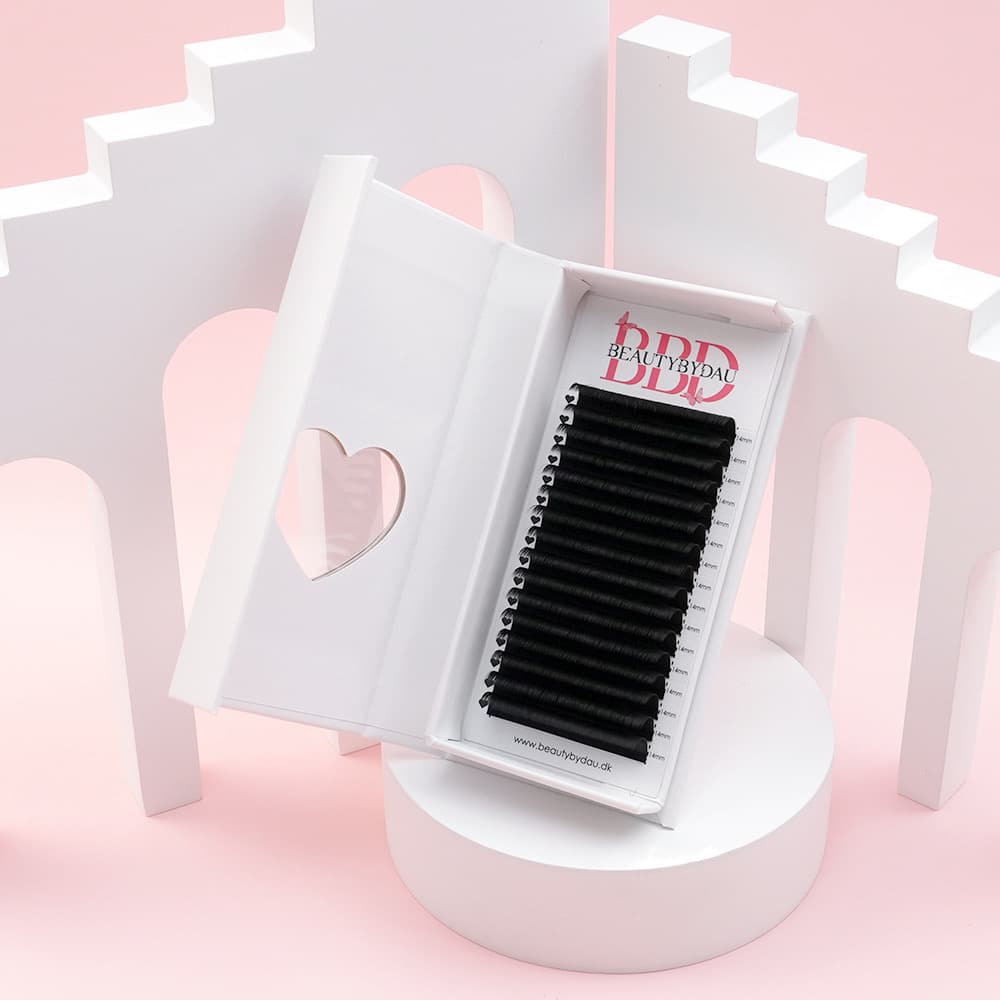 YY Lashes til eyelash extensions – nem faning og smukt resultat fra BeautyByDau.